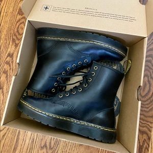 Black Dr. Martens Women’s  9